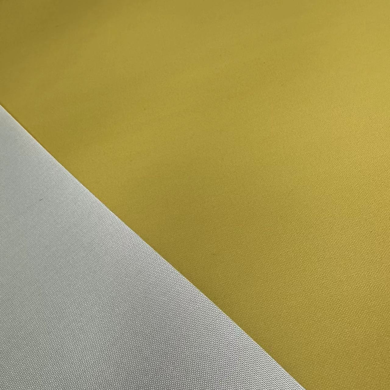 Tela revestida ignífuga de silicona 100% poliéster amarillo de 135 g / m2